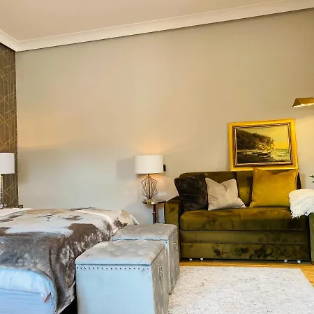 The Secretary's In Oliva