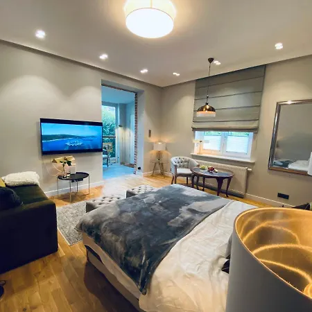 The Secretary's In Oliva